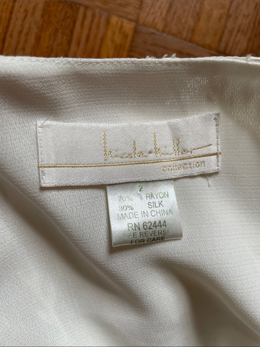 NWOT Vintage Nicole Miller Ivory Off White V-Neck Silk Dress - Picture 7 of 7